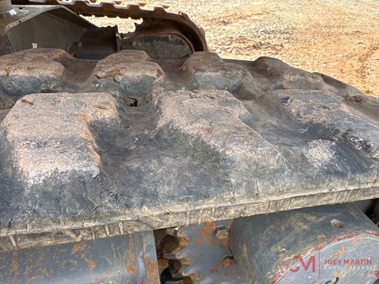2022-takeuchi-tb230-image-14