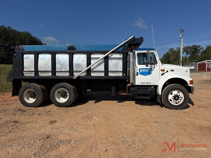 2001-international-4900-image-2