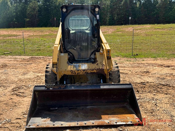 2015-caterpillar-262d-image-9