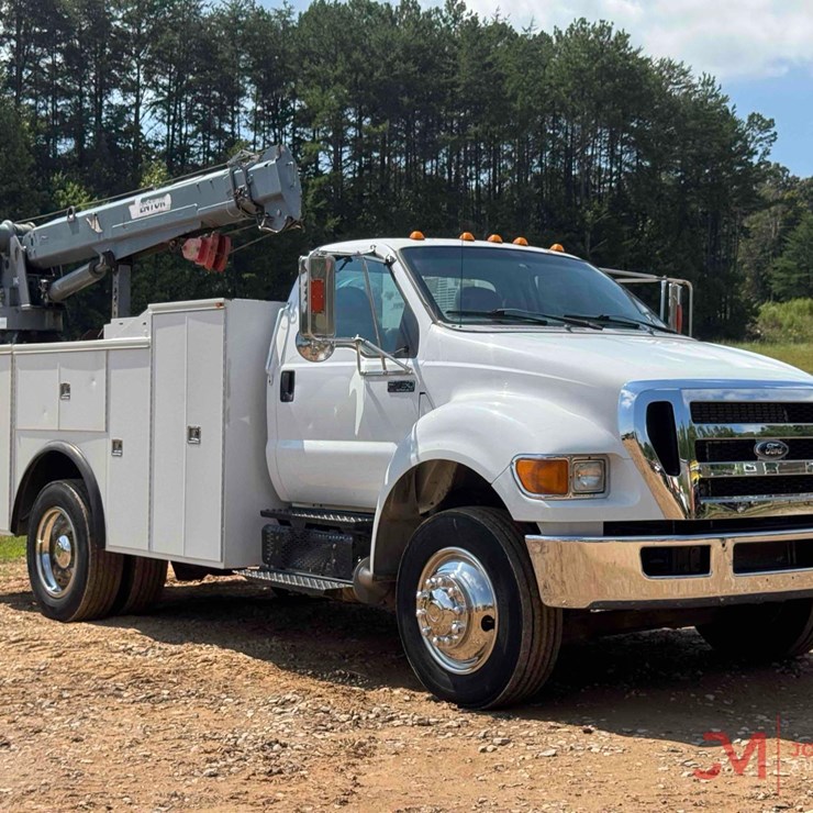 2015 FORD F750 XL