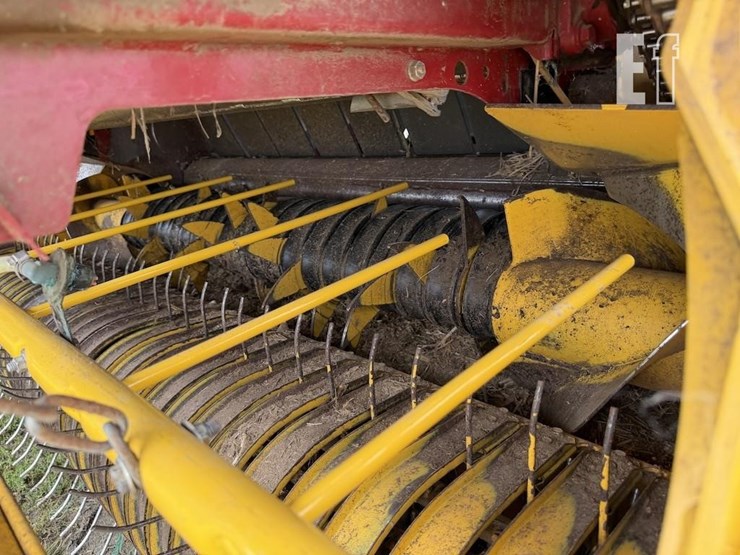2015-new-holland-roll-belt-560-image-9
