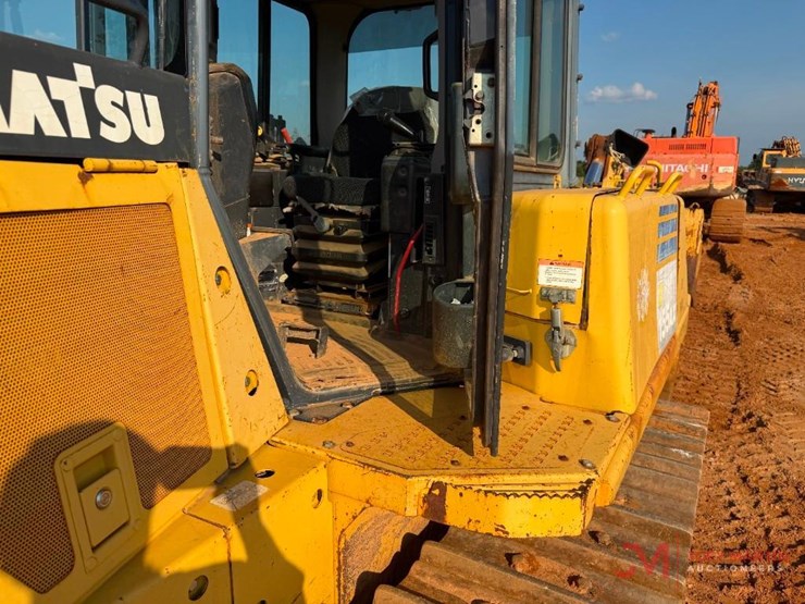 2012-komatsu-d155ax-7-image-29