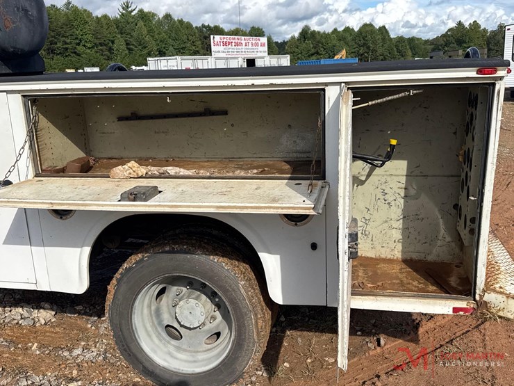 2016-ford-f450-xl-image-16