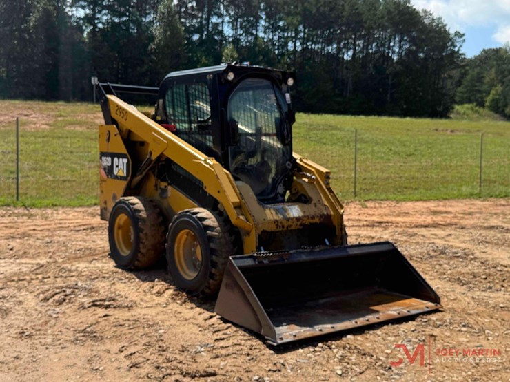 2015-caterpillar-262d-image-1