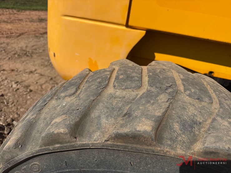 2018-jcb-930-image-12