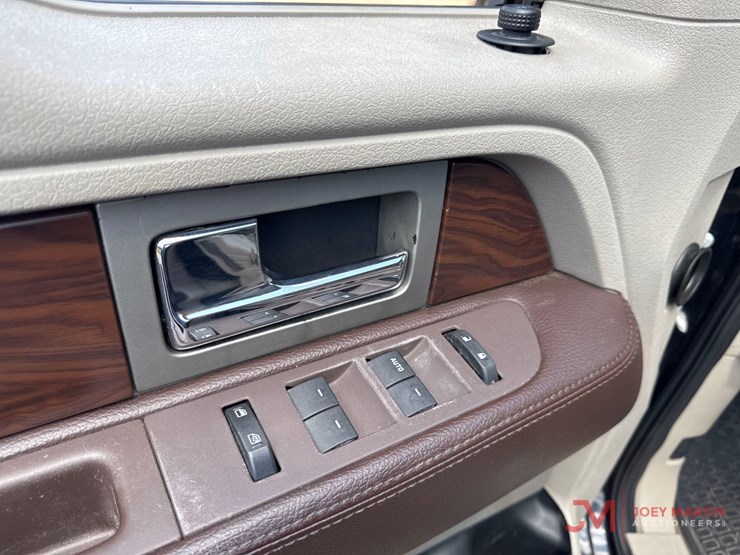 2010-ford-f150-platinum-image-15