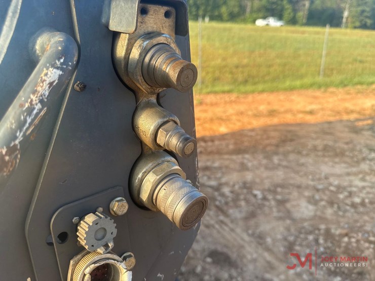 deere-333g-image-18