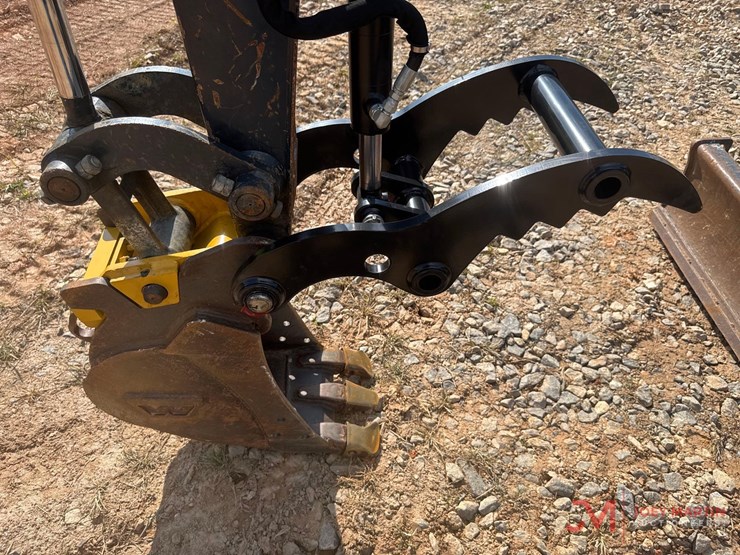 2022-deere-35g-image-12