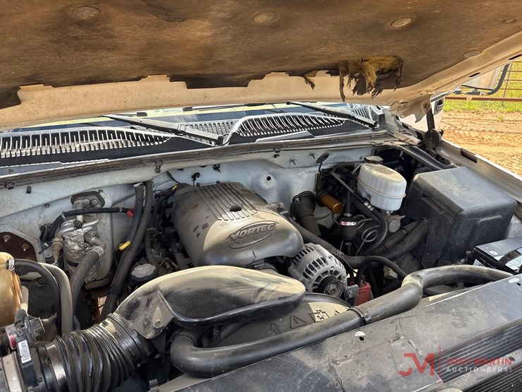 2003-chevrolet-3500-image-11