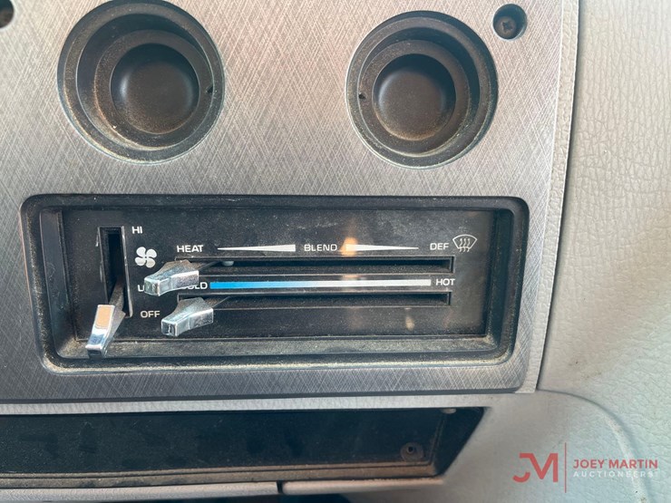 1993-gmc-3500-image-10