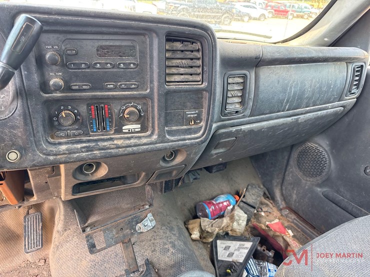 2003-chevrolet-3500-image-15