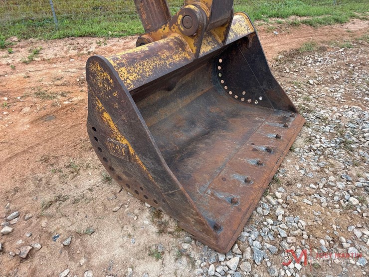 2012-caterpillar-320e-image-17