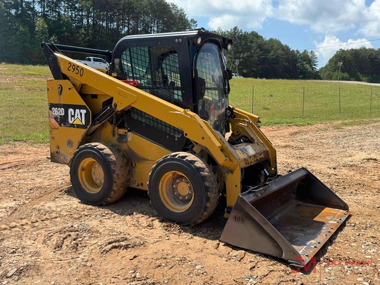 2015-caterpillar-262d-image-2