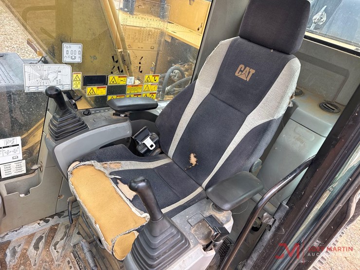2012-caterpillar-320e-image-24