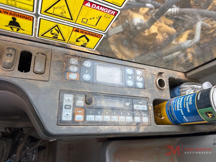 2012-caterpillar-320e-image-25