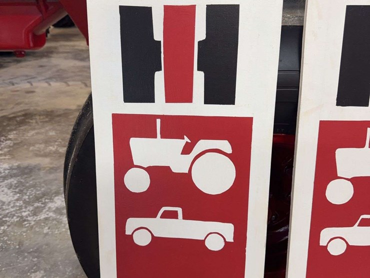 handmade-ih-dealer-signs-image-4