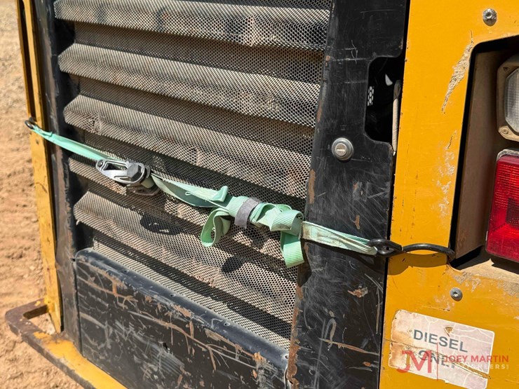 2015-caterpillar-262d-image-15