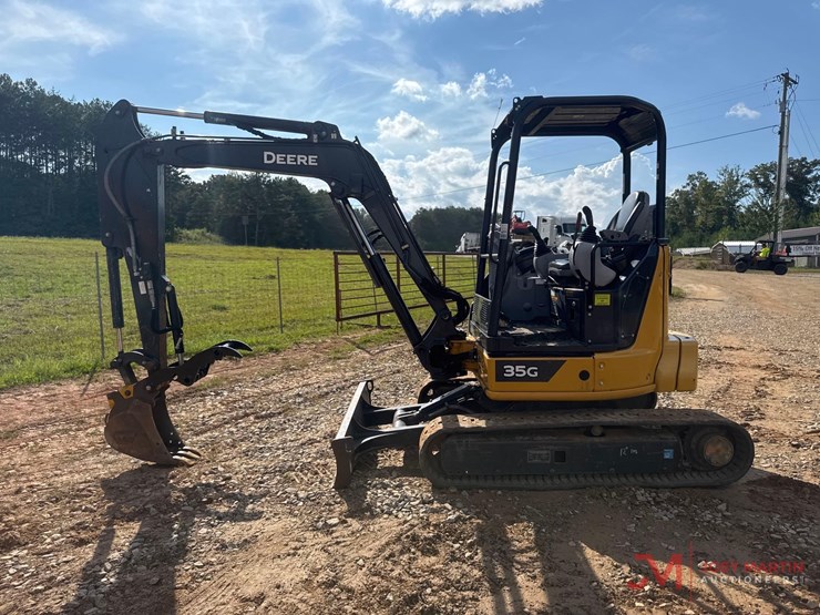 2022-deere-35g-image-3