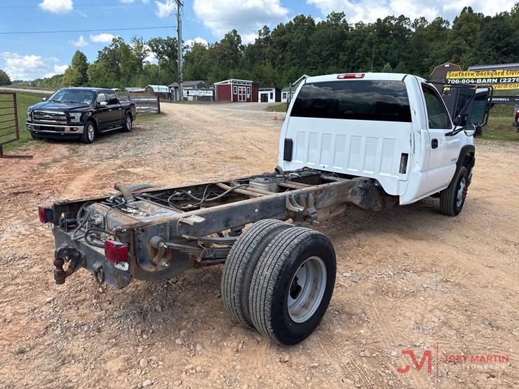 2003-chevrolet-3500-image-2