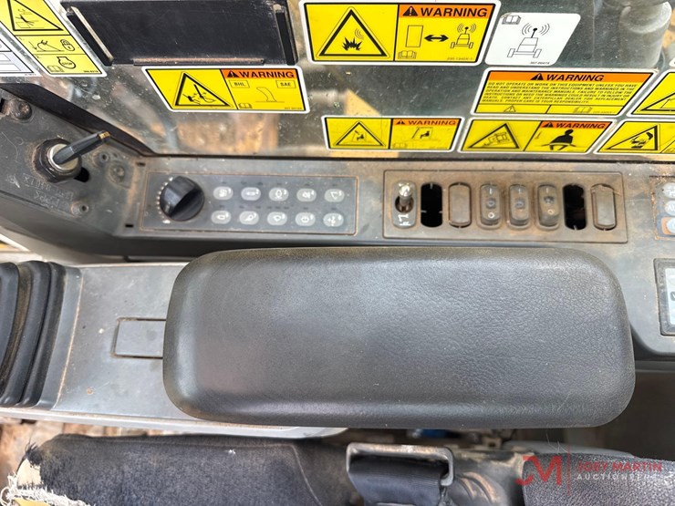 2012-caterpillar-320e-image-26