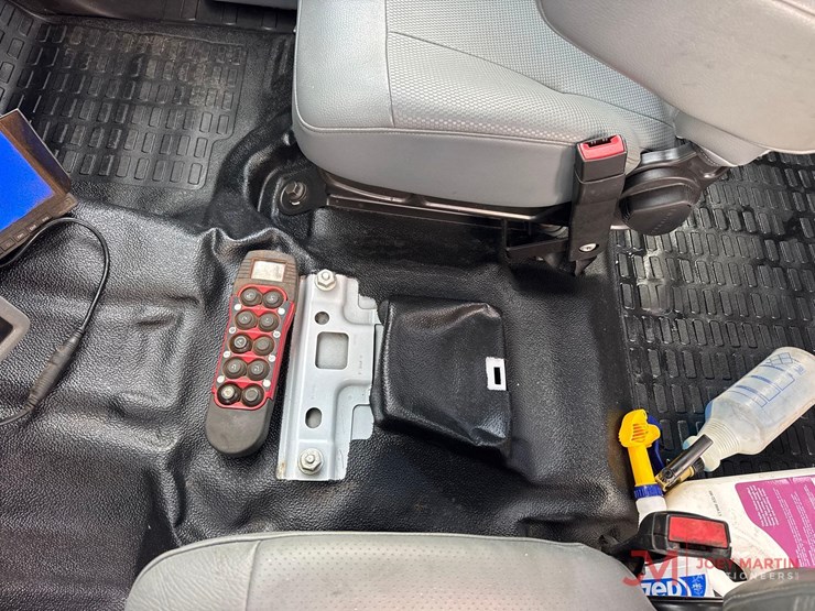 2019-ford-f750-image-38