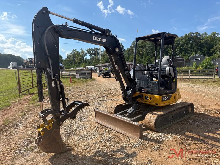 2022-deere-35g-image-4