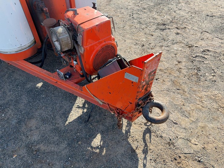 crafco-e-z-pour-tow-behind-hot-box-image-7
