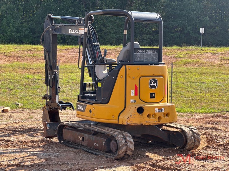 2022-deere-35g-image-1