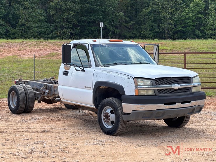 2003-chevrolet-3500-image-1