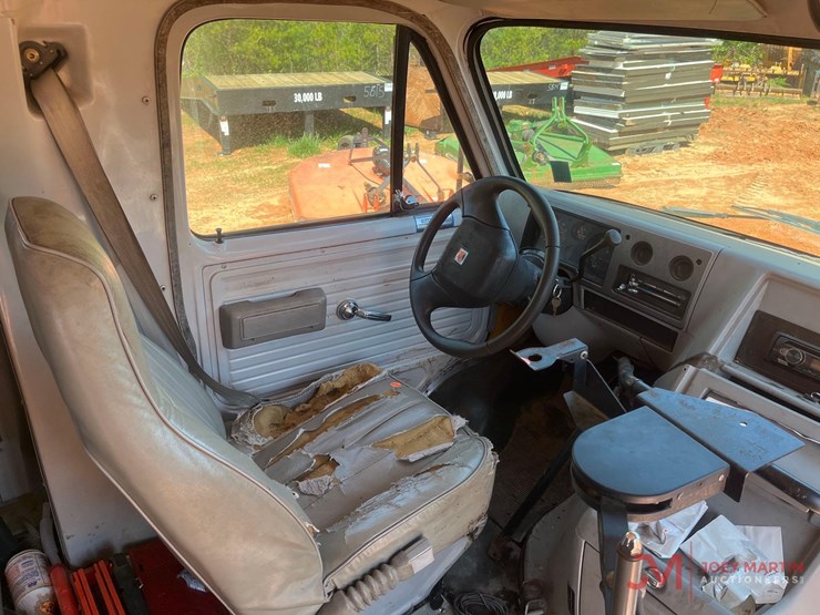1993-gmc-3500-image-11