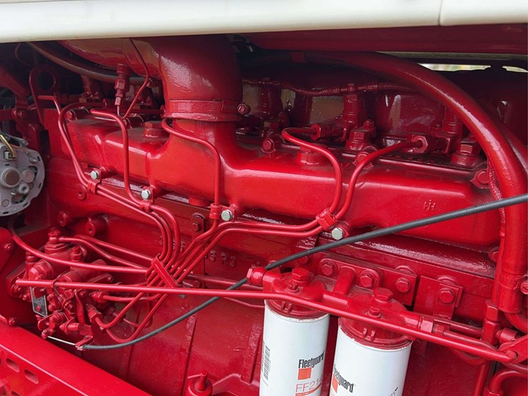 1970-farmall-826-diesel-row-crop-golden-demonstrator-image-63