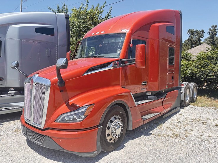 2023-kenworth-t680-image-1