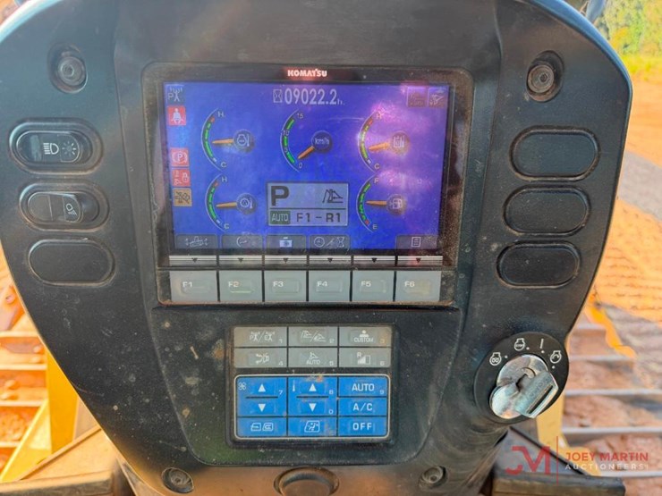 2012-komatsu-d155ax-7-image-26