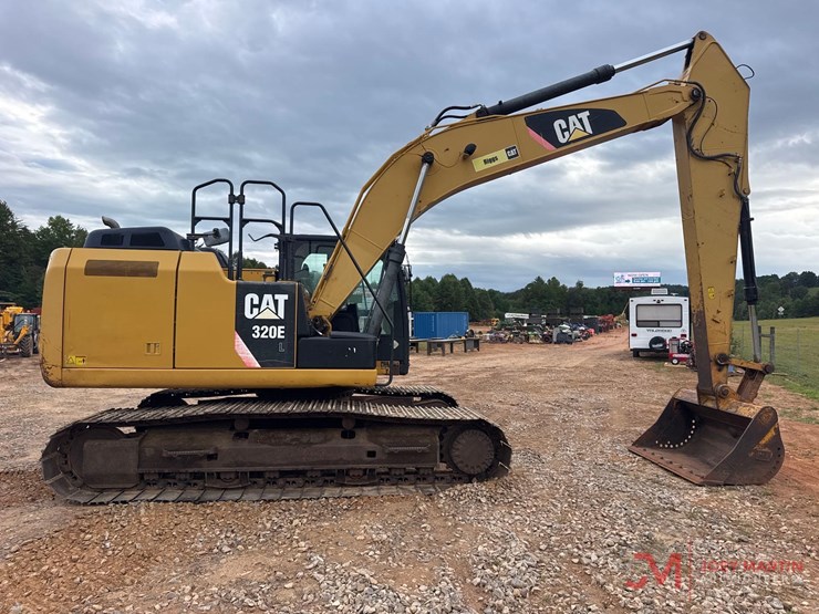 2012-caterpillar-320e-image-5