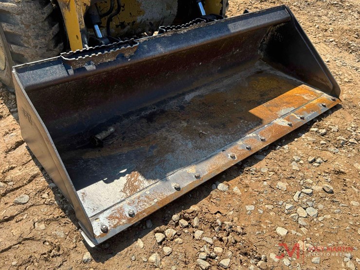 2015-caterpillar-262d-image-10