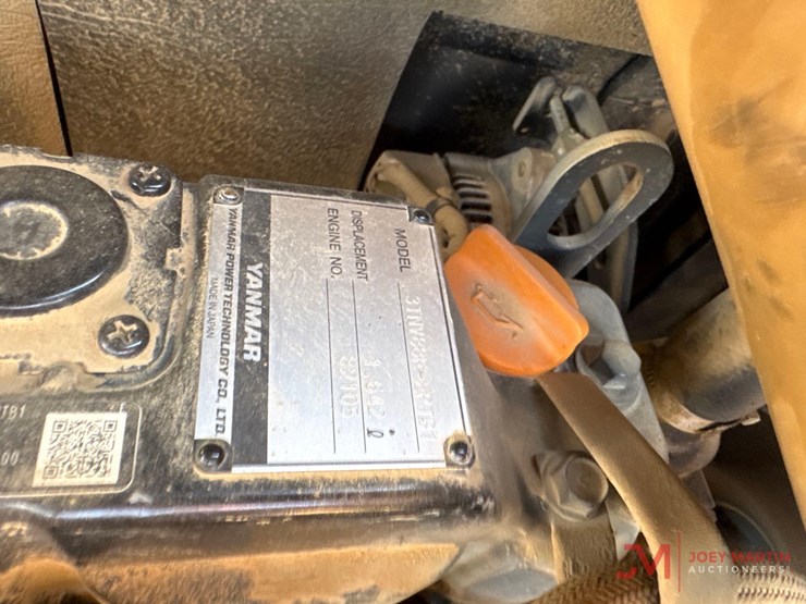 2022-takeuchi-tb230-image-17