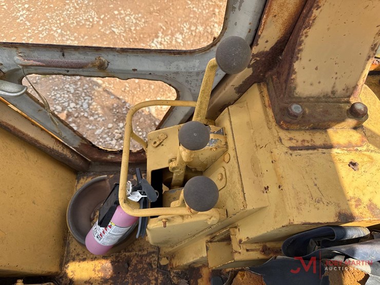 1983-caterpillar-943-image-15