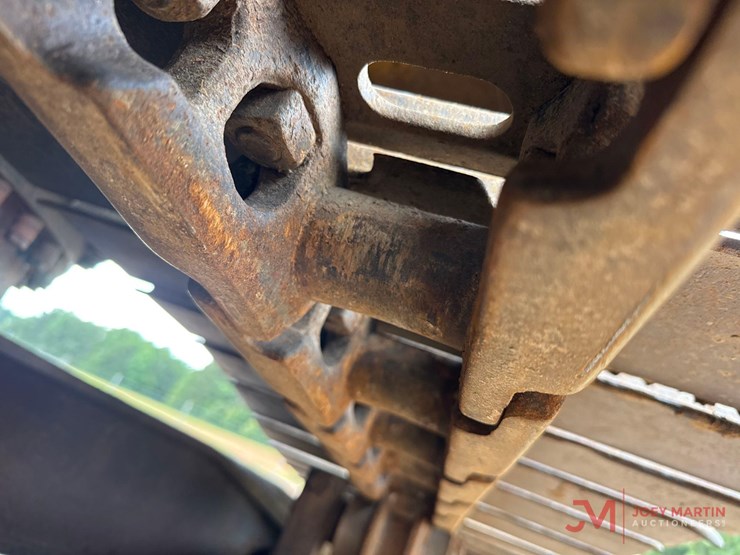 2012-caterpillar-320e-image-10