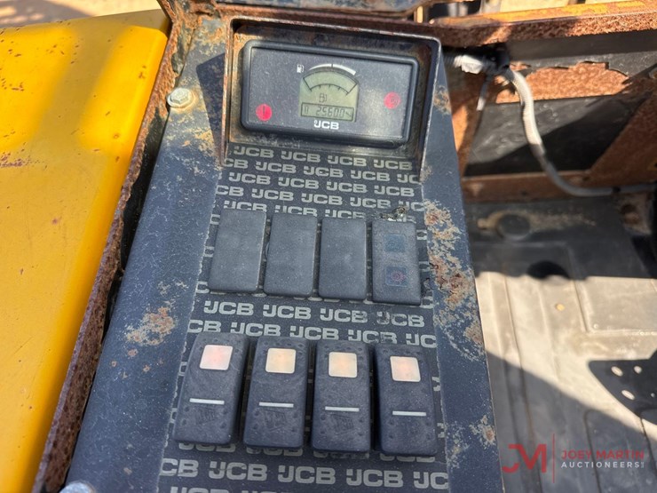2018-jcb-930-image-16