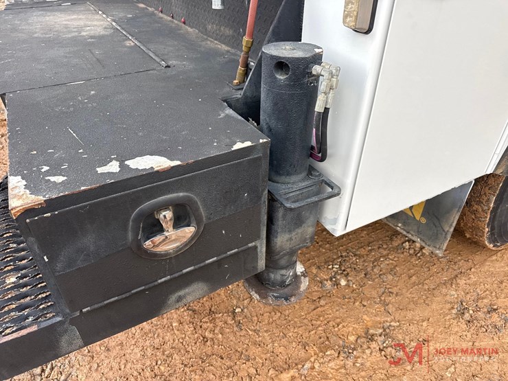 2019-ford-f750-image-24