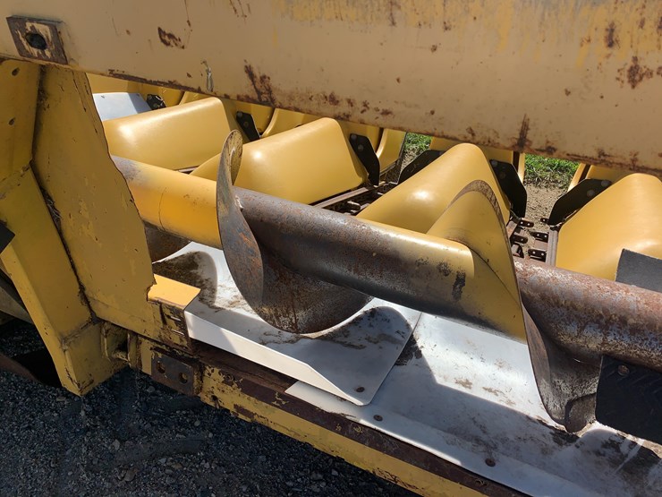 new-holland-996-image-12