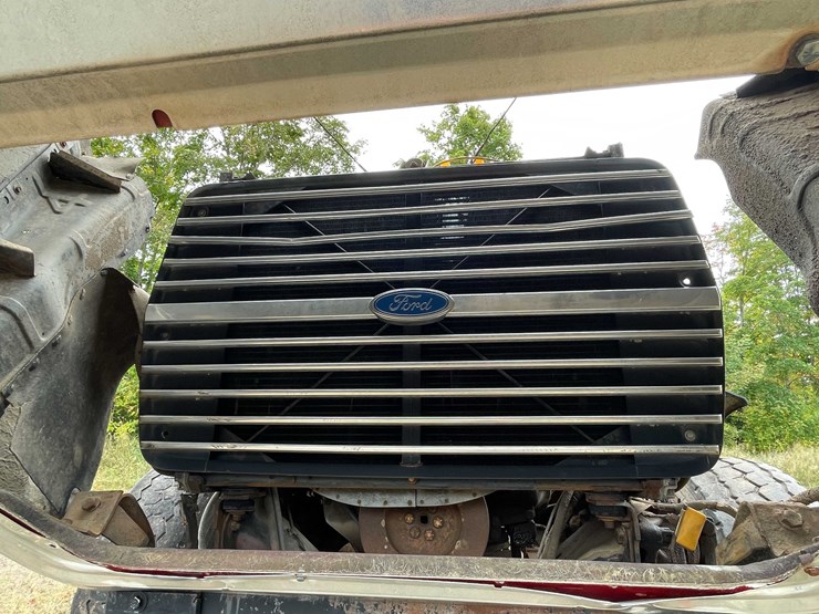 #5049-•-1980-ford-t/a-flatbed-dump-truck-(has-mi-title)-image-44
