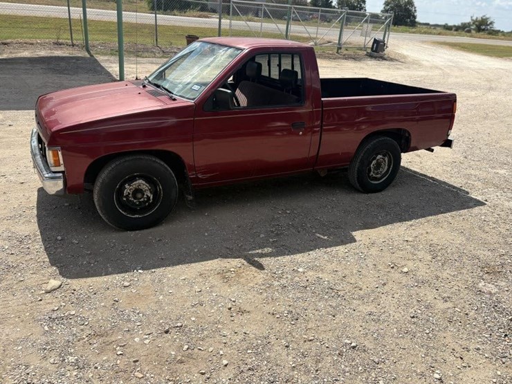 l1---1991-nissan-2-door-2wd-image-1