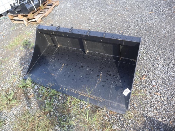 pa-break-gb130-62-skid-steer-bucket-image-1