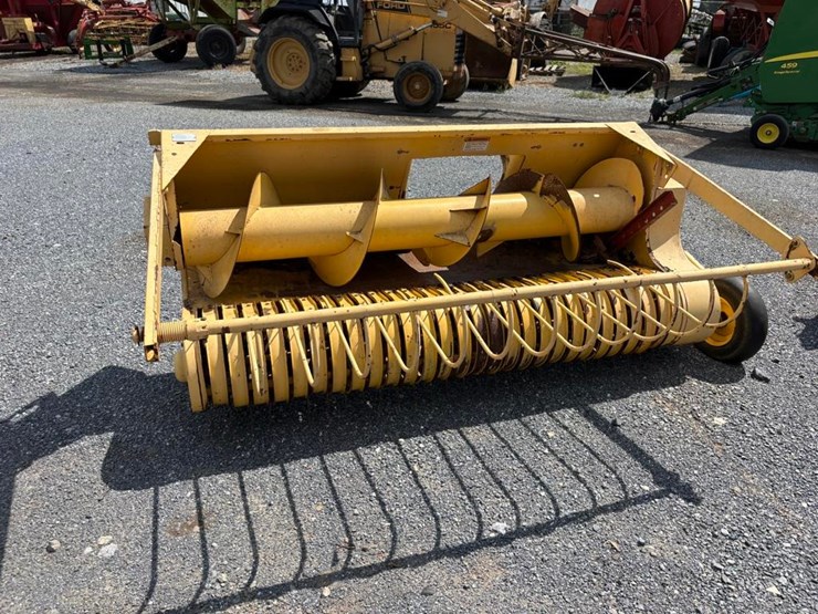 new-holland-790-image-1