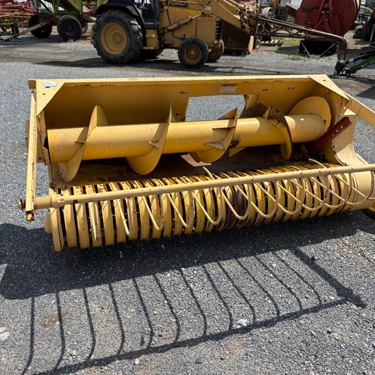 NEW HOLLAND 790