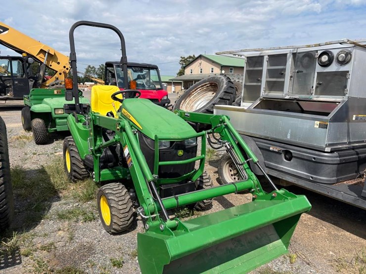 john-deere-1023e-image-1