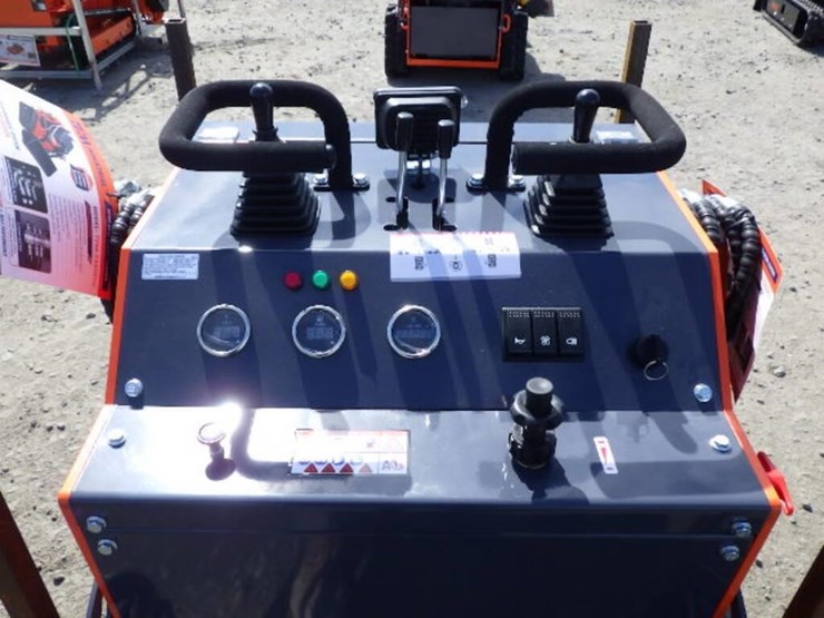 2026-tpm-t460-skid-steer-tracked-loader-image-13