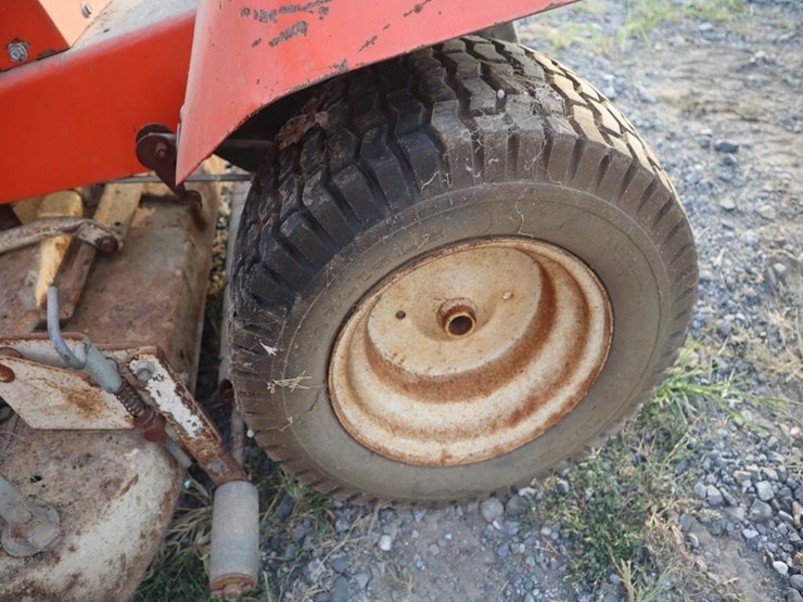 allis-chalmers-610-lawn-&-garden-tractor-image-12