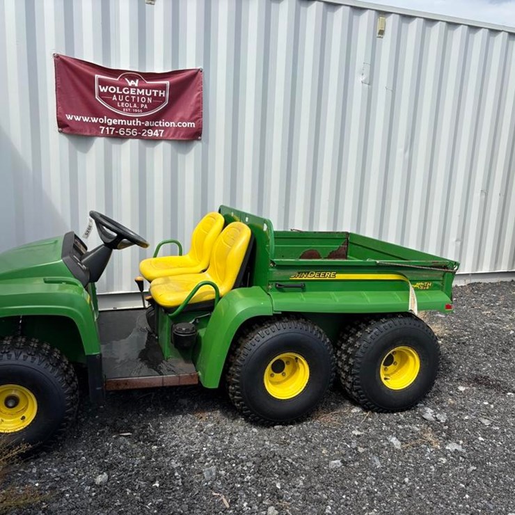 JOHN DEERE GATOR